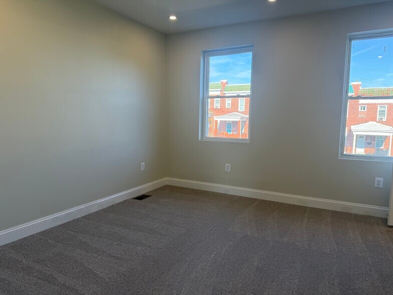 Building Photo - 12 S Tremont Rd