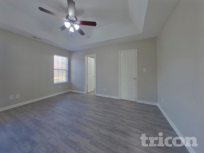 Building Photo - 8820 Kismet Dr