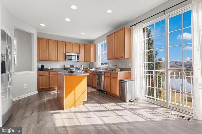 Building Photo - 9211 Cascade Falls Dr