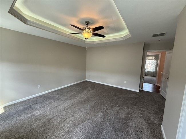 Building Photo - 202 Pointe View Dr