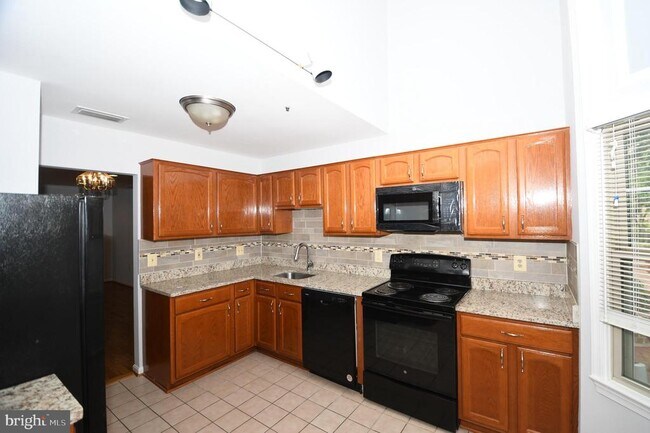 Building Photo - 601 N Tazewell St