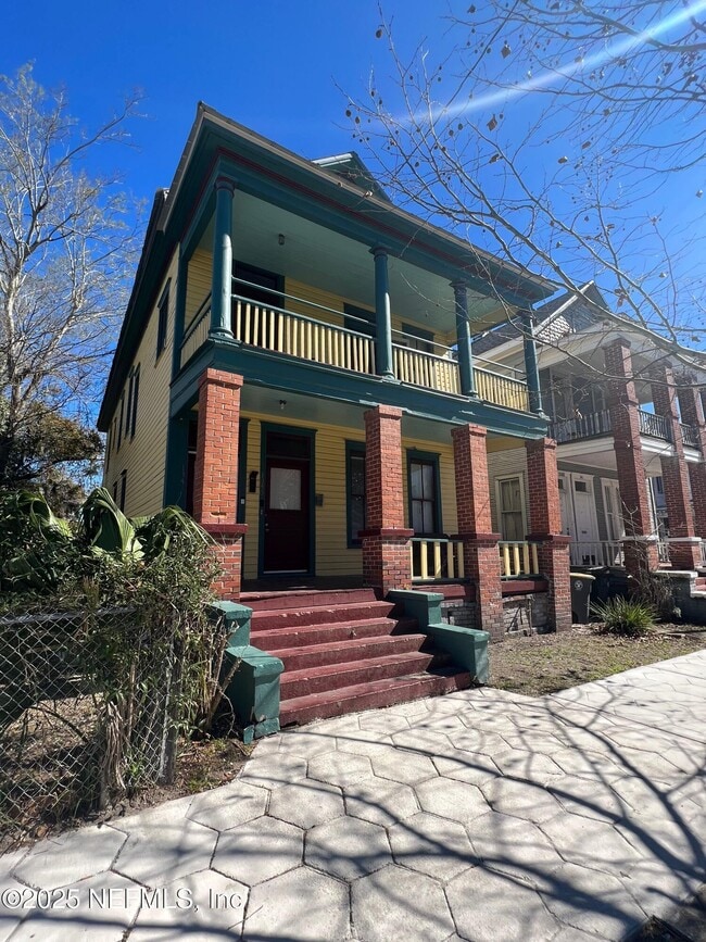 Building Photo - 1345 N Laura St