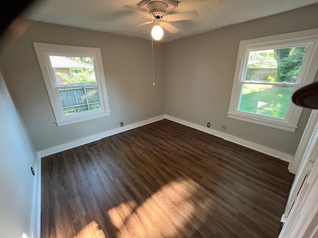 Building Photo - 1407 Bel Aire Dr