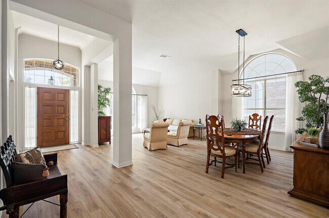 Primary Photo - 10900 Peale Ct