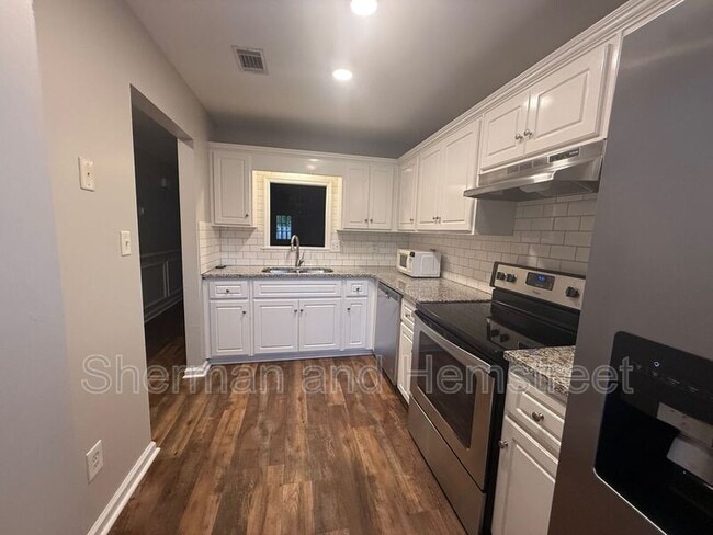 Building Photo - 2026 Buckhaven Way