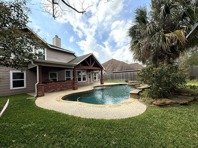 Building Photo - 1927 Enchanted Park Dr