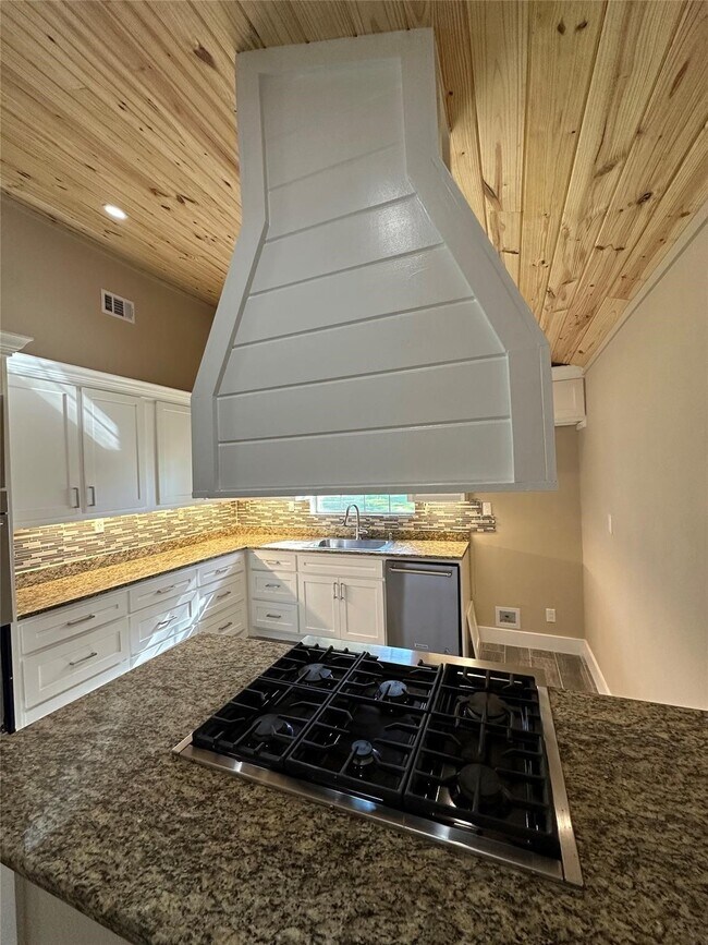Building Photo - 680 Mockingbird Hills Dr