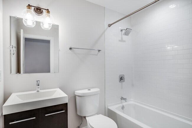Building Photo - 5407 S Harper Ave