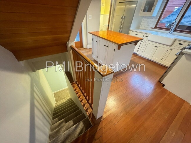 Building Photo - 4733 SE Yamhill St