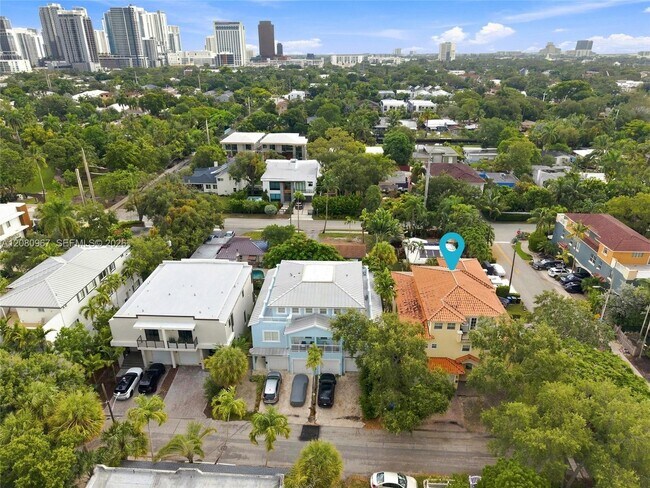 Building Photo - 913 SW 8th St