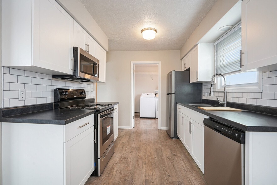 Building Photo - Country Ridge Apartments