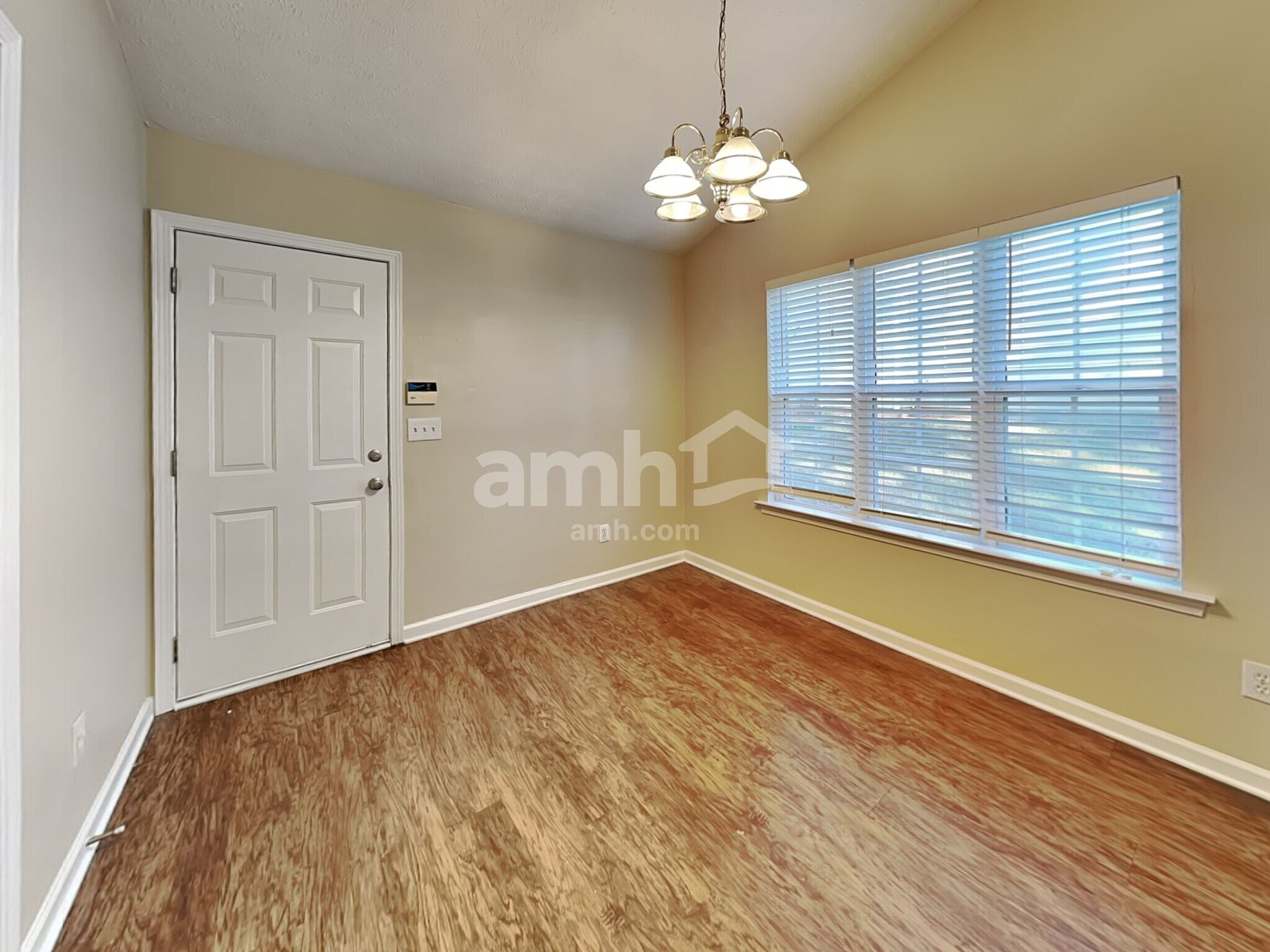 Building Photo - 5455 Yellow Pine Dr