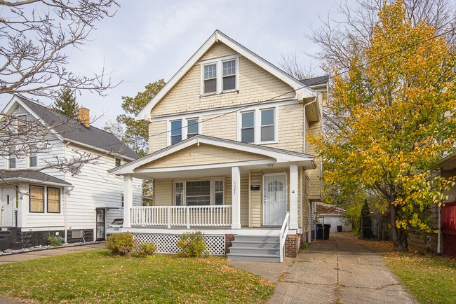 Building Photo - 3 BED, 1 BATH BEAUTIFUL SINGLE-FAMILY HOME IN CLEVELAND!