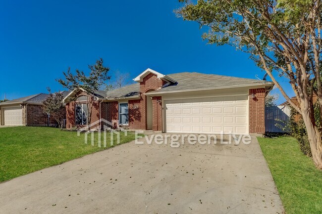 Building Photo - 4643 Yellowleaf Dr