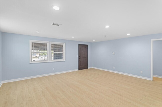 Building Photo - 8996 Newport Ave