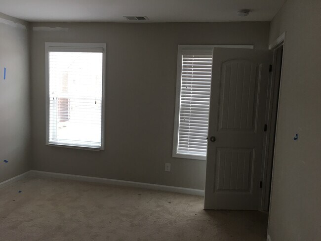 Building Photo - 1256 Elderwood Way