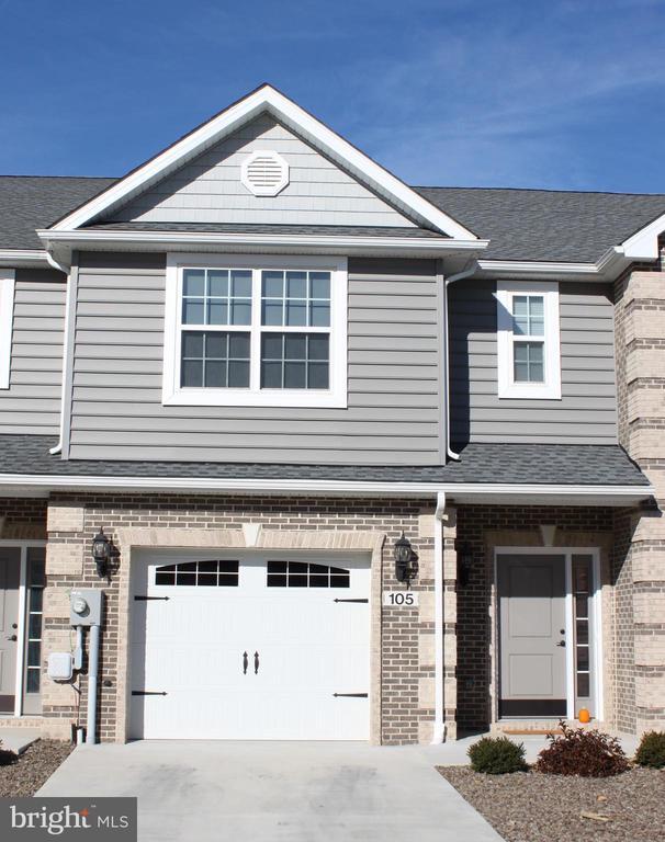 Building Photo - 105 Delano Dr