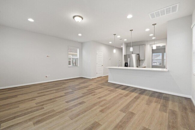 Building Photo - 303 Elm Br Trl