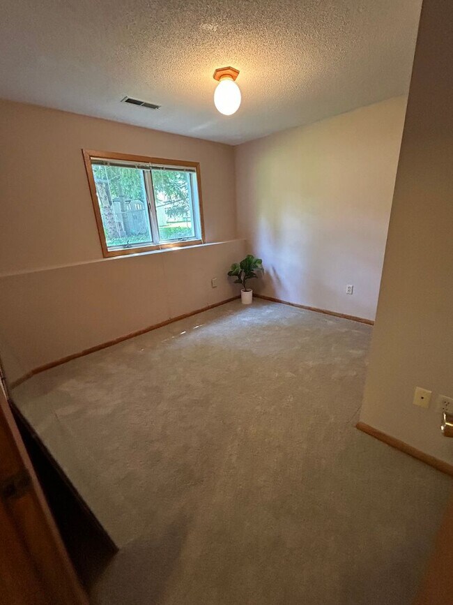Building Photo - 509 Nelson Ct