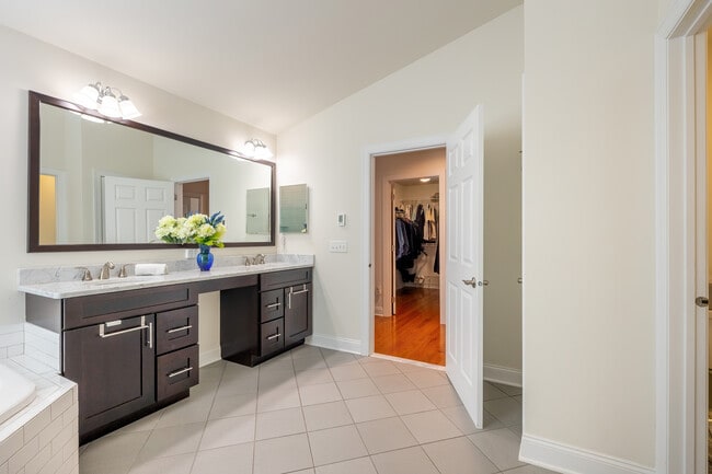 Building Photo - 1 Wilderswood Way