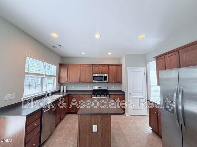 Building Photo - 2101 Addenbrock Dr