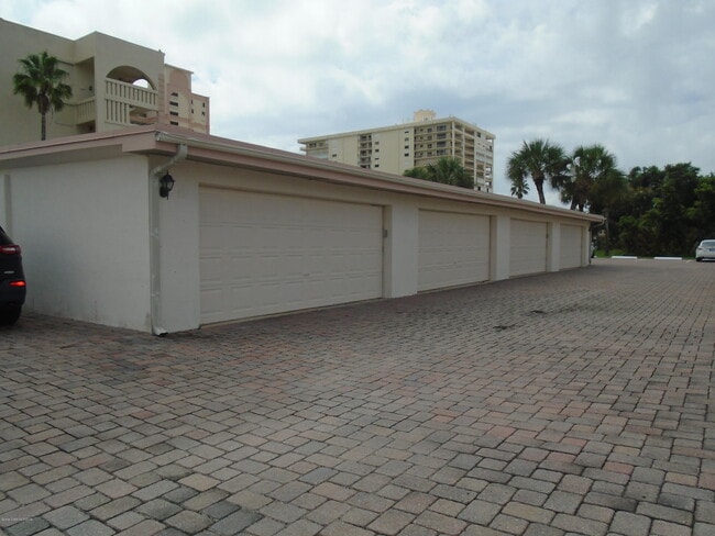 Building Photo - 840 N Atlantic Ave