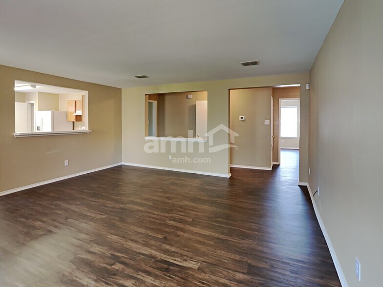 Building Photo - 4610 Elm Point Dr