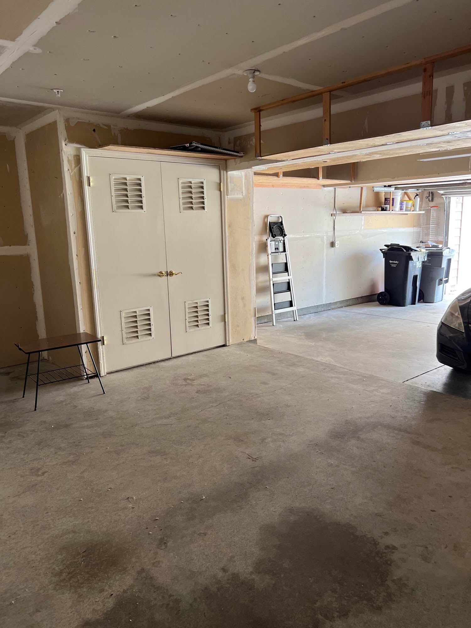 Garage - 1159 La Rochelle Terrace