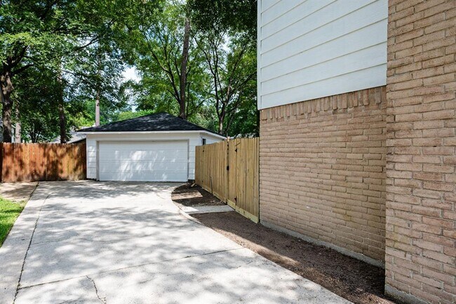 Building Photo - 25014 Rettendon Ct