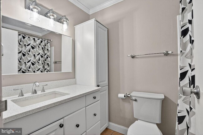 Building Photo - 2063 Royal Fern Ct