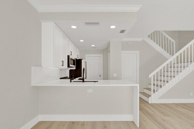 Building Photo - 28 Live Oak Cir