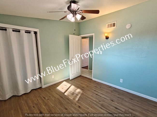 Building Photo - 3310 W Calle Toronja