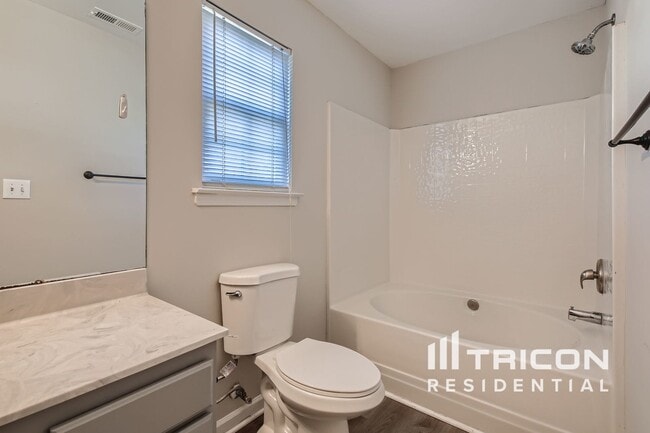 Building Photo - 9022 Jaldena Dr