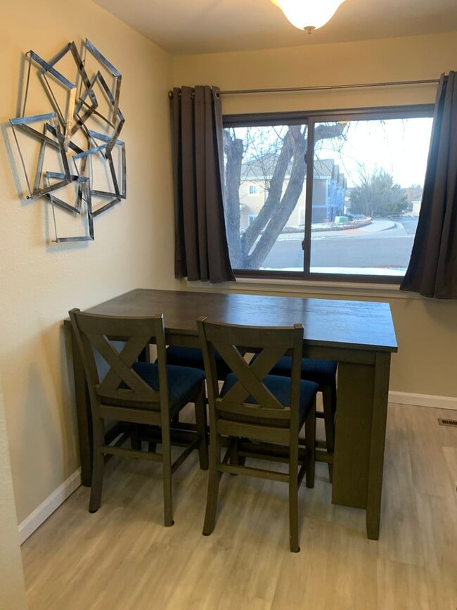 Building Photo - Low Maintenance Ranch Condo