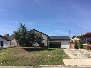 Building Photo - 3 Bed / 1 Bath Home Near Bakersfield College – $1,725 + Deposit