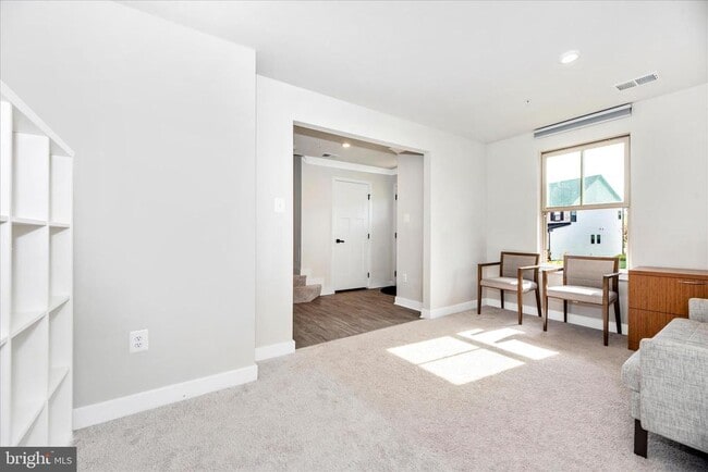 Building Photo - 6042 Fallfish Ct