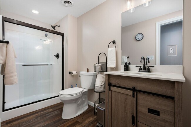 Building Photo - Tranquil Waters - Furnished Monthly Rental
