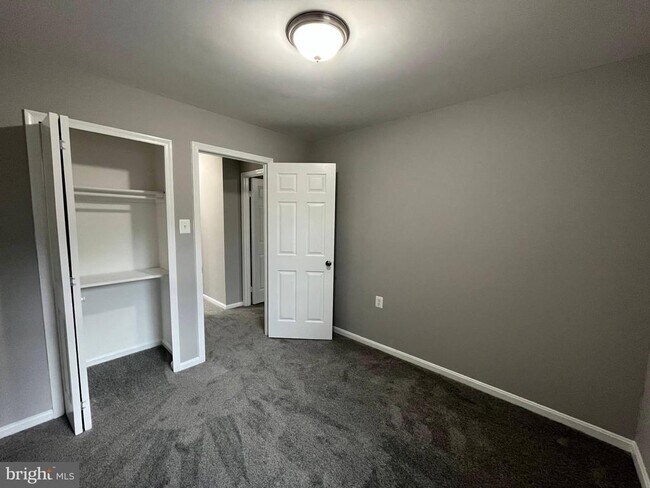 Building Photo - 11353 Cromwell Ct