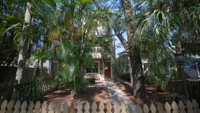 Building Photo - 330 Lang Ct N