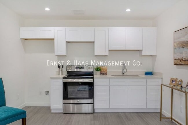 Building Photo - 4437 Sunfield Ave