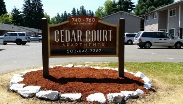 Building Photo - 3 bedroom 2 bath townhouse downtown Hillsboro!