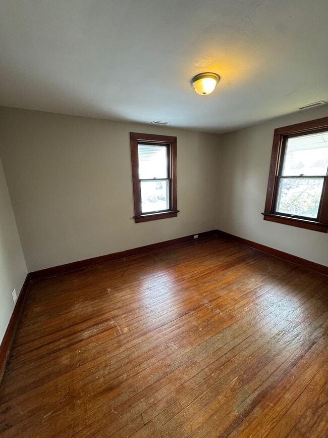 Building Photo - 1211 Bell Ave