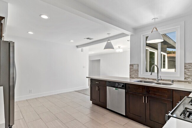Building Photo - 4364 Toland Way