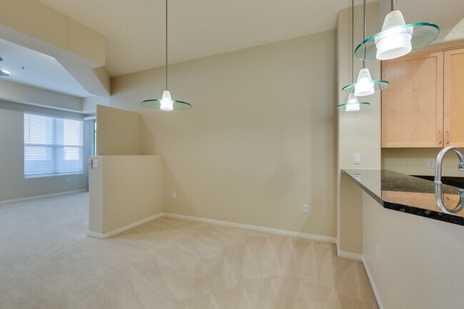 Building Photo - Manhattan Condo - South Las Vegas Blvd.