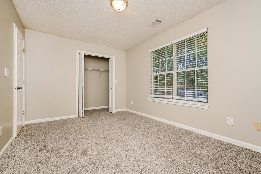 Building Photo - 725 Grove Pointe Cir