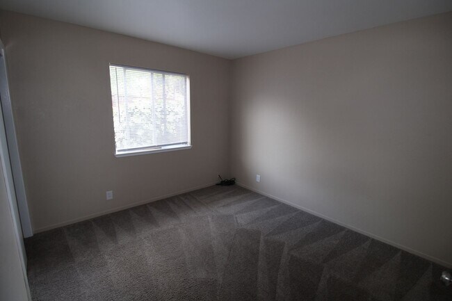 Building Photo - $2995 - Cozy 2/1 in the heart of Downtown San Jose