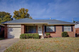 Building Photo - Charming Midtown Bungalow!