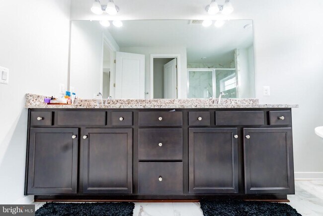 Building Photo - 41914 Spring Air Dr