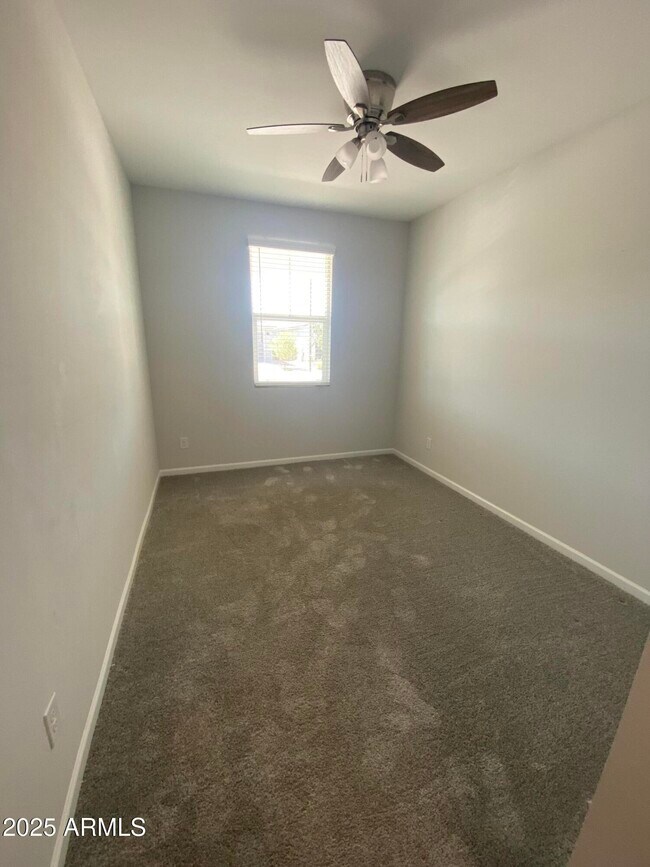 Building Photo - 24620 W Mohave St