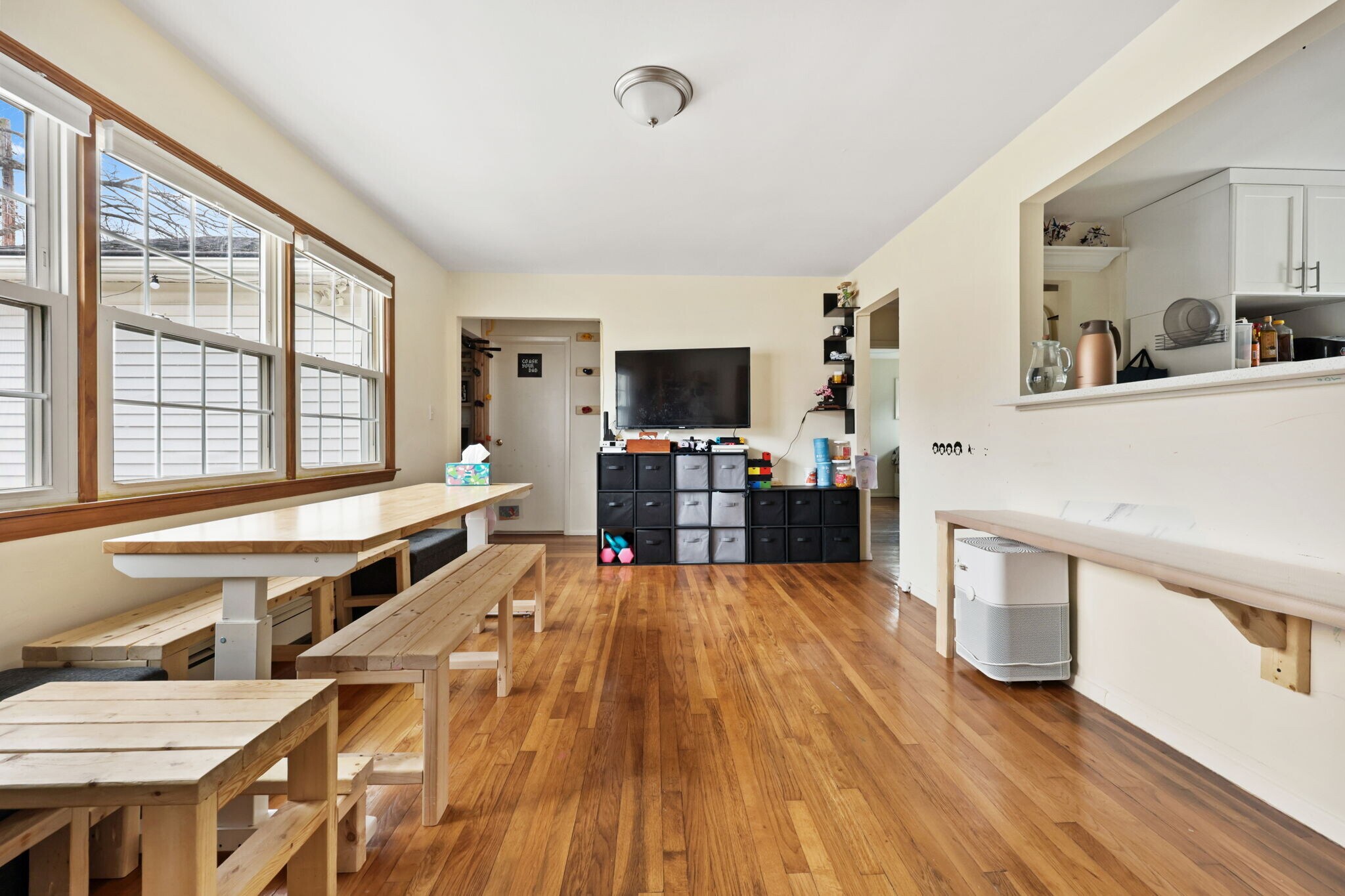 Building Photo - 2881 Meadowcrest Dr